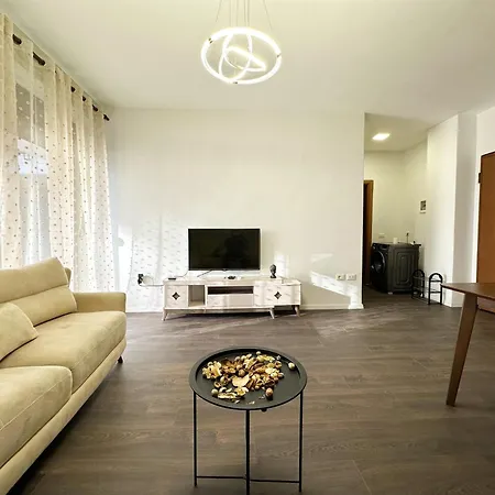 Jo-al Apartment, Delijorgji * Τίρανα